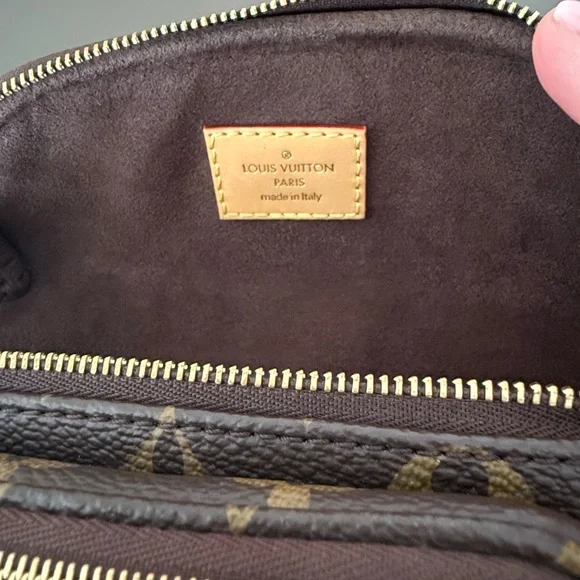 Louis Vuitton Monogram Mini Bumbag - Picture 4 of 11